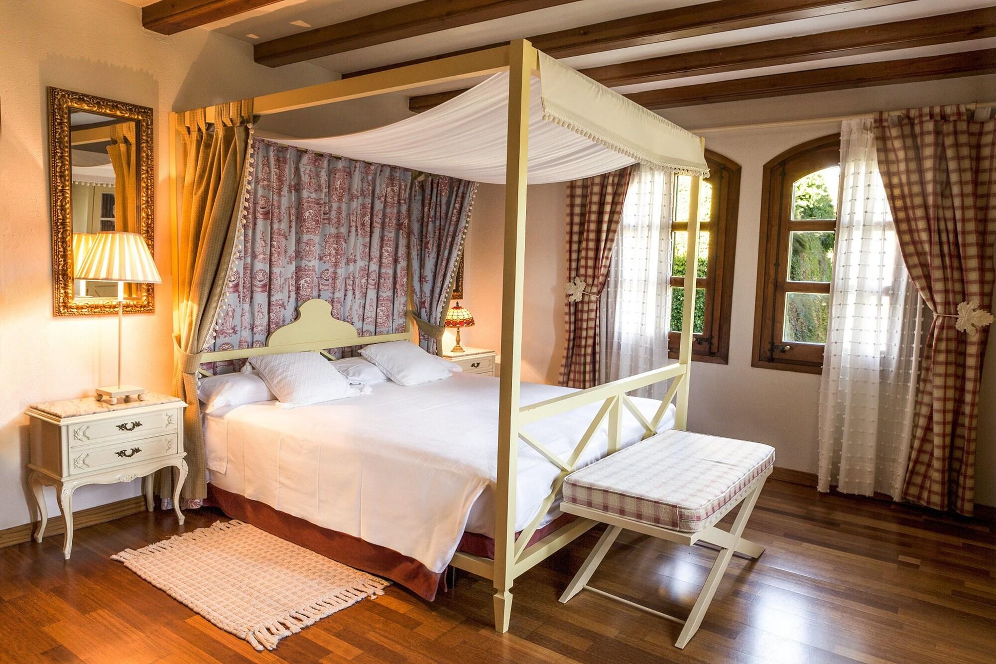 El Castell De Ciutat - Relais & Chateaux La Seu d'Urgell Luaran gambar