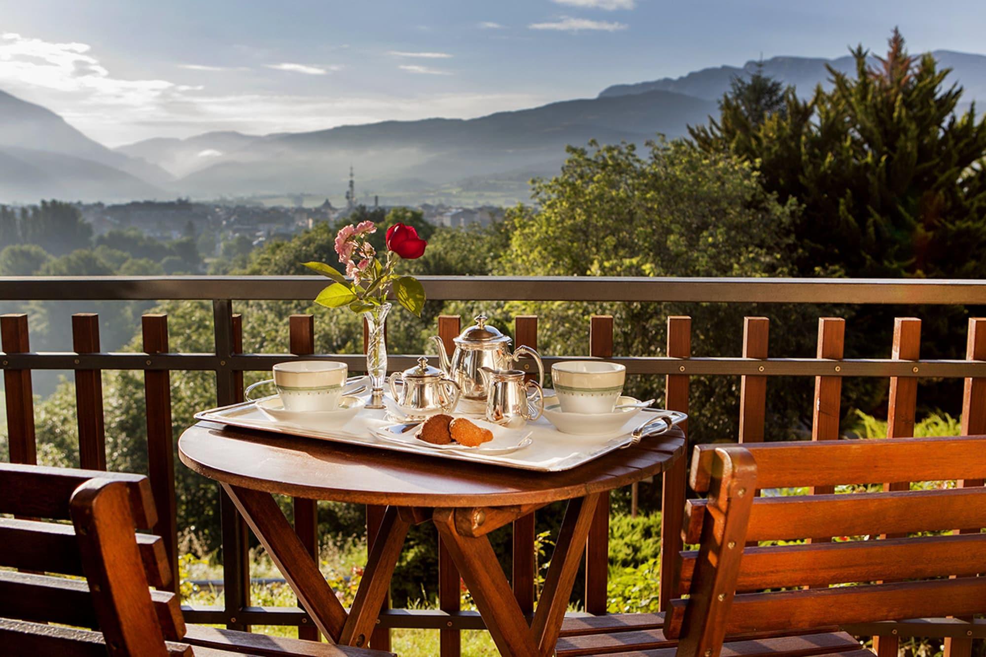 El Castell De Ciutat - Relais & Chateaux La Seu d'Urgell Luaran gambar